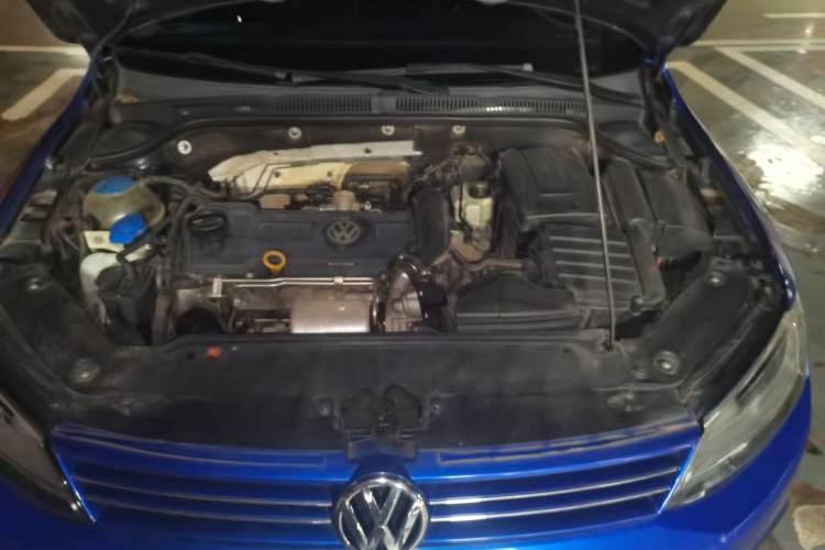 Used Volkswagen Sagitar 2014 1.4TSI Automatic Luxury Model Engine Bay