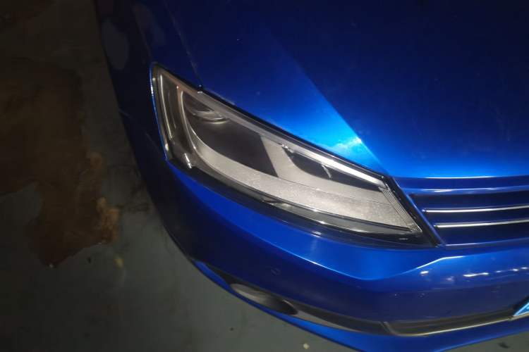 Used Volkswagen Sagitar 2014 1.4TSI Automatic Luxury Model Right Front Headlight