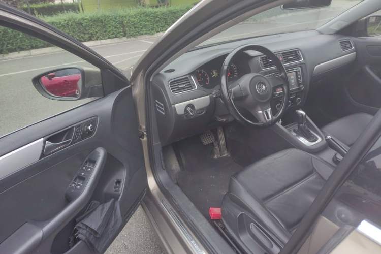 Used Volkswagen Sagitar 2014 1.6L Automatic Comfort Model Driver Seat