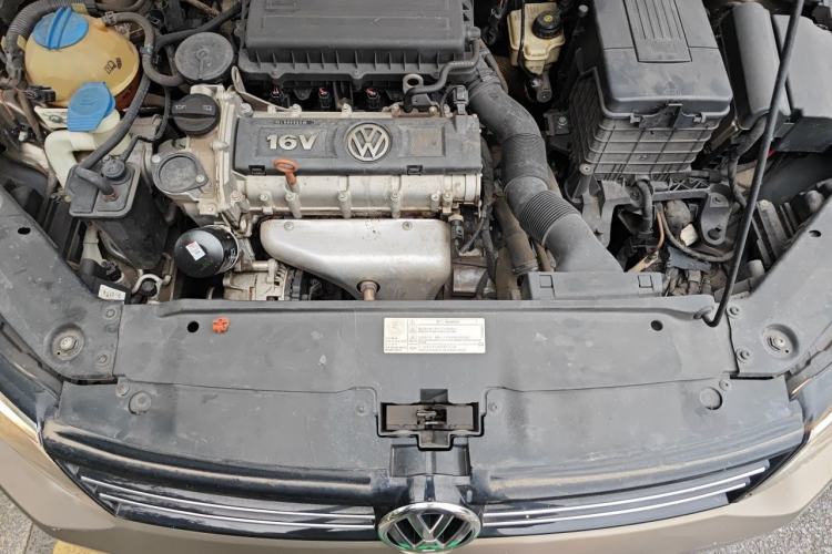 Used Volkswagen Sagitar 2014 Revised Version 1.6L Automatic Comfort Edition Engine Bay