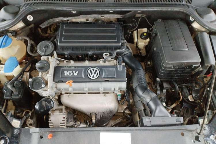 Used Volkswagen Sagitar 2014 Revised Version 1.6L Automatic Comfort Edition Engine Bay