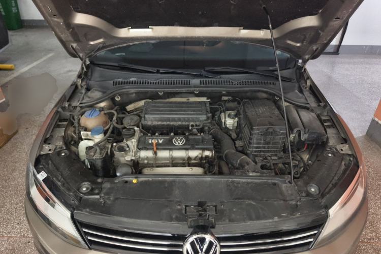 Used Volkswagen Sagitar 2014 Revised Version 1.6L Automatic Leading Edition Engine Bay