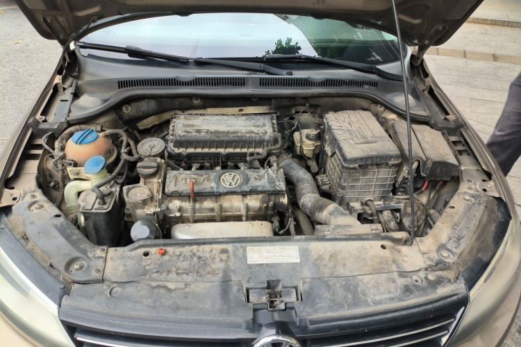 Used Volkswagen Sagitar 2014 Revised Version 1.6L Automatic Comfort Edition Engine Bay