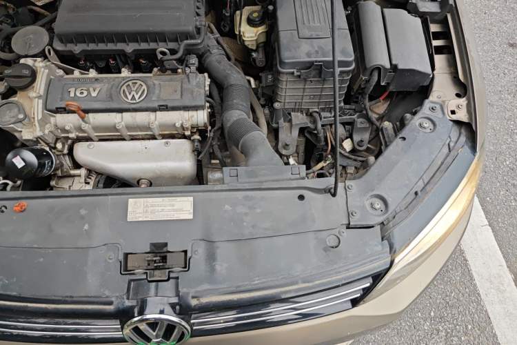 Used Volkswagen Sagitar 2014 Revised Version 1.6L Automatic Comfort Edition Engine Bay Left