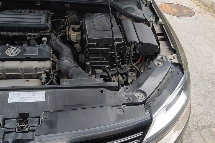 Used Volkswagen Sagitar 2014 1.6L Automatic Comfort Model Engine Bay Left