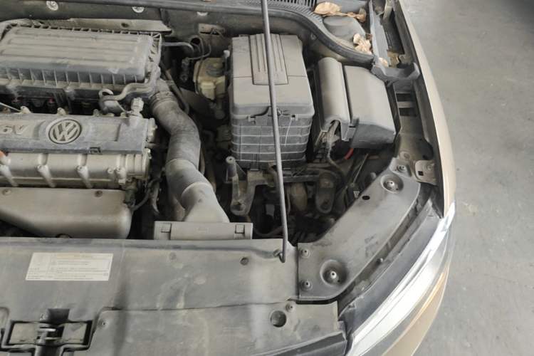 Used Volkswagen Sagitar 2014 Revised Version 1.6L Automatic Comfort Edition Engine Bay Left