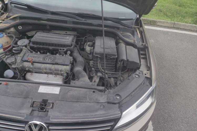 Used Volkswagen Sagitar 2014 1.6L Automatic Comfort Model Engine Bay Left