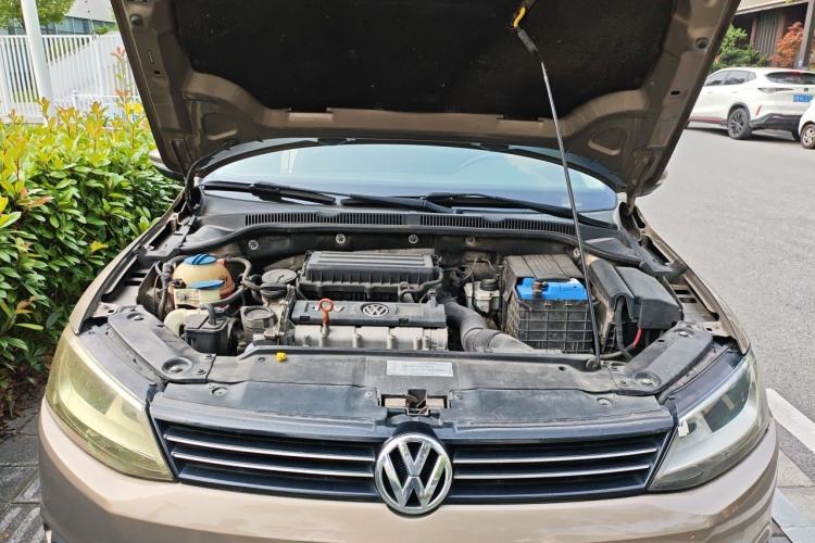 Used Volkswagen Sagitar 2014 Revised Version 1.6L Automatic Comfort Edition Engine Bay