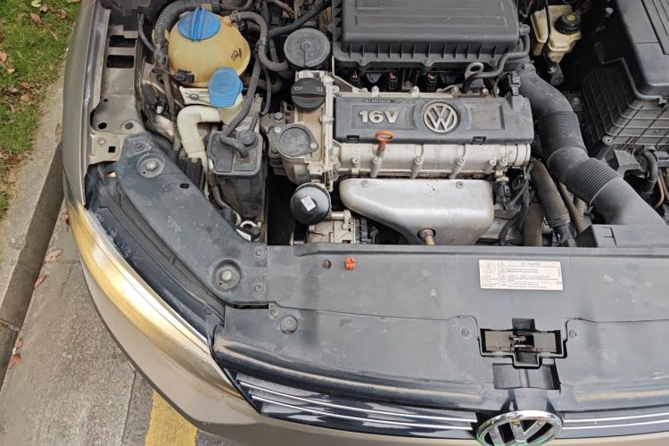 Used Volkswagen Sagitar 2014 Revised Version 1.6L Automatic Comfort Edition Engine Bay Right