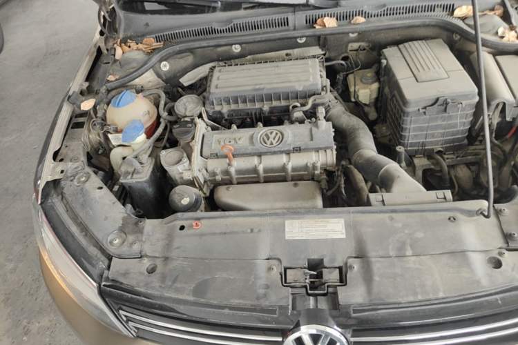 Used Volkswagen Sagitar 2014 Revised Version 1.6L Automatic Comfort Edition Engine Bay Right