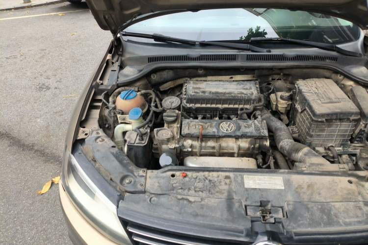 Used Volkswagen Sagitar 2014 Revised Version 1.6L Automatic Comfort Edition Engine Bay Right