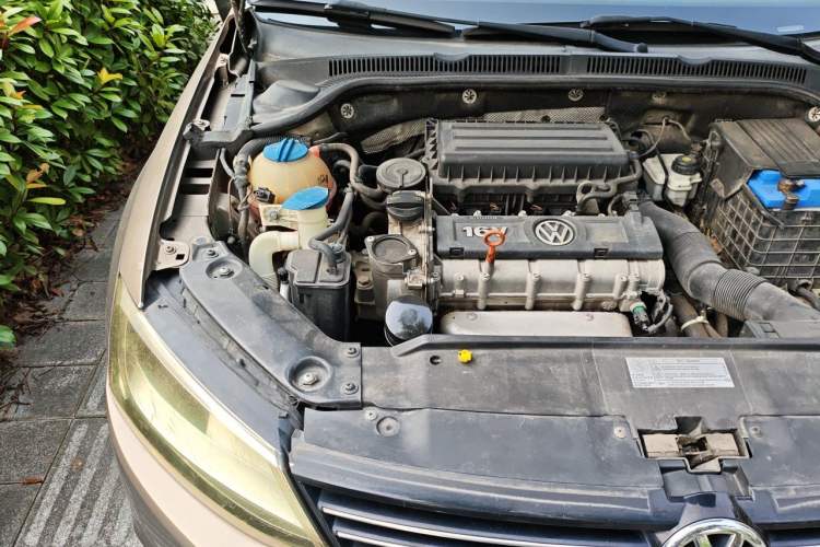 Used Volkswagen Sagitar 2014 Revised Version 1.6L Automatic Comfort Edition Engine Bay Right