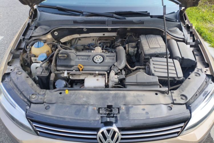 Used Volkswagen Sagitar 2014 Revised Version 1.4TSI Automatic Luxury Edition Engine Bay