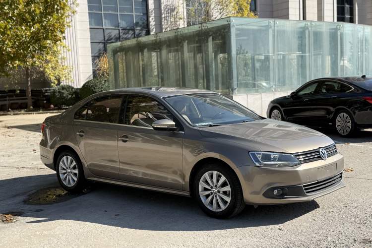 Used Volkswagen Sagitar 2014 Revised Version 1.6L Automatic Comfort Edition Exterior 2