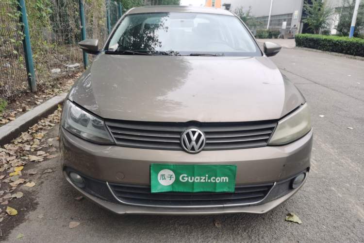 Used Volkswagen Sagitar 2014 Revised Version 1.6L Manual Comfort Edition Front
