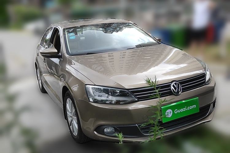 Used Volkswagen Sagitar 2014 1.6L Automatic Comfort Model Front Right 45 Deg