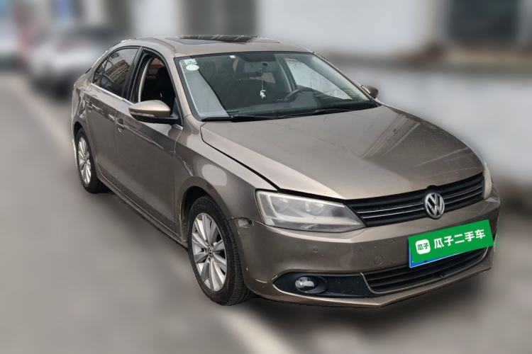Used Volkswagen Sagitar 2014 Revised Version 1.4TSI Automatic Luxury Edition Front Right 45 Deg