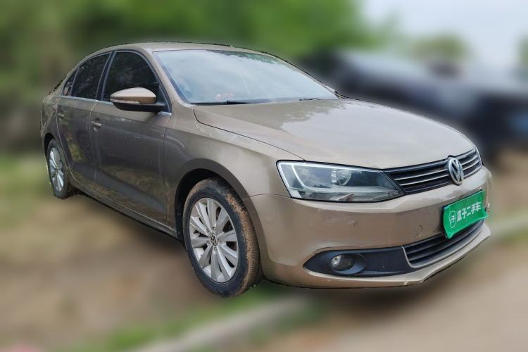 Used Volkswagen Sagitar 2014 Revised Version 1.4TSI Automatic Luxury Edition Front Right 45 Deg