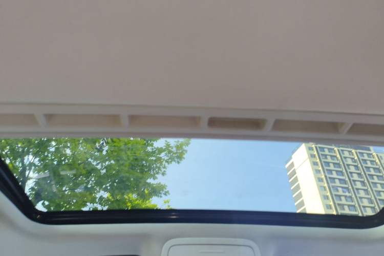 Used Volkswagen Sagitar 2014 Revised Version 1.4TSI Automatic Luxury Edition Headliner