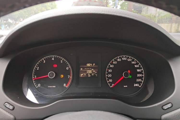 Used Volkswagen Sagitar 2014 Revised Version 1.6L Automatic Comfort Edition Instrument Cluster