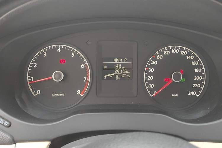 Used Volkswagen Sagitar 2014 1.6L Automatic Comfort Model Instrument Cluster
