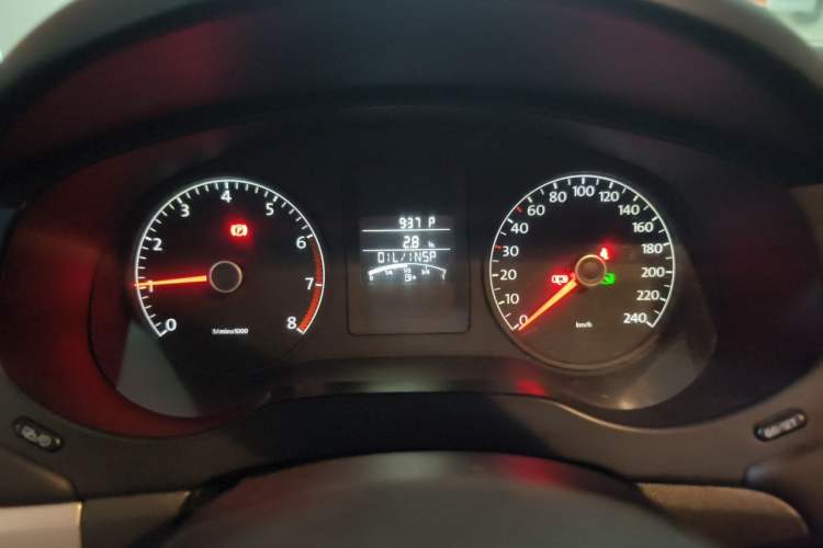 Used Volkswagen Sagitar 2014 Revised Version 1.6L Automatic Leading Edition Instrument Cluster