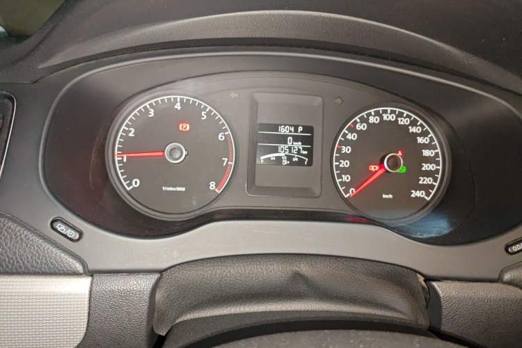 Used Volkswagen Sagitar 2014 1.6L Automatic Comfort Model Instrument Cluster