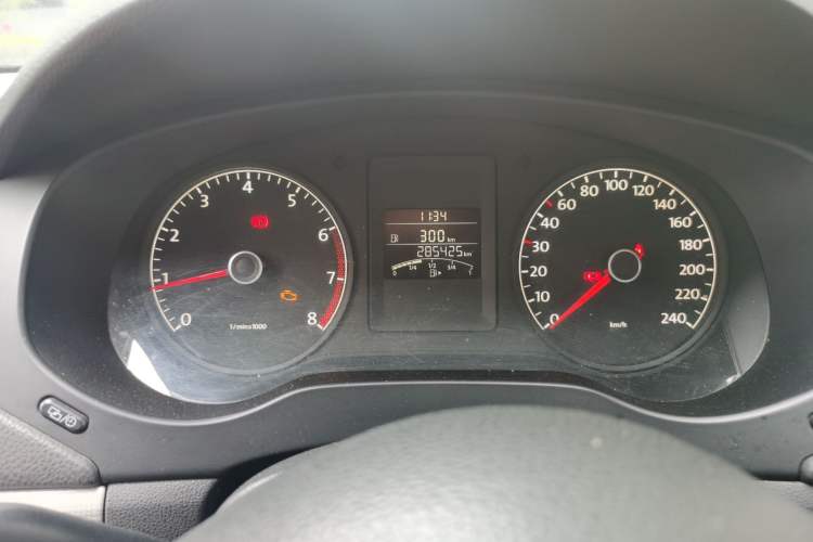 Used Volkswagen Sagitar 2014 Revised Version 1.6L Manual Comfort Edition Instrument Cluster