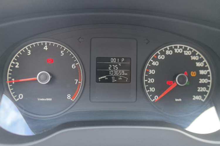 Used Volkswagen Sagitar 2014 Revised Version 1.6L Automatic Comfort Edition Instrument Cluster