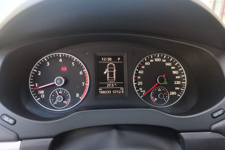 Used Volkswagen Sagitar 2014 Revised Version 1.4TSI Automatic Luxury Edition Instrument Cluster