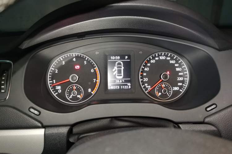 Used Volkswagen Sagitar 2014 Revised Version 1.4TSI Automatic Luxury Edition Instrument Cluster
