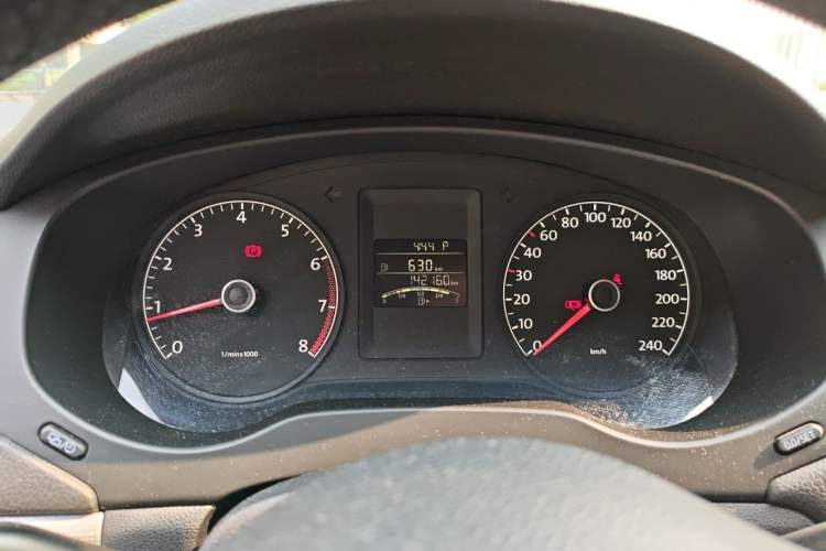 Used Volkswagen Sagitar 2014 Revised Version 1.6L Automatic Comfort Edition Instrument Cluster