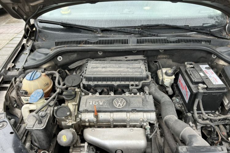 Used Volkswagen Sagitar 2014 1.6L Manual Comfort Model Interior 7