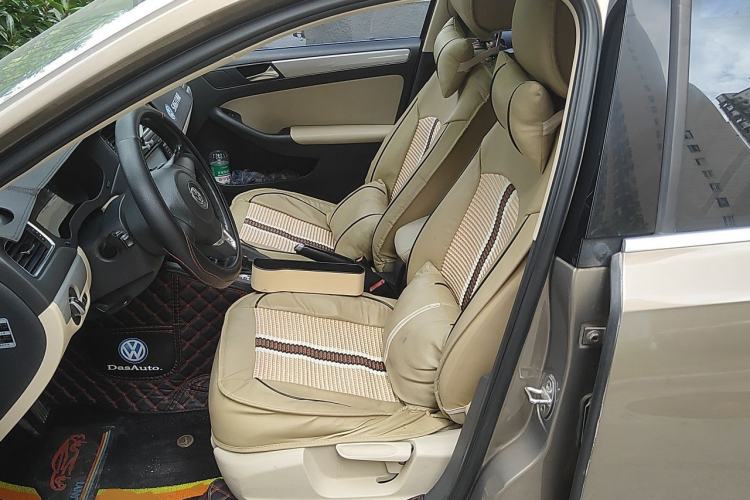 Used Volkswagen Sagitar 2014 1.6L Automatic Comfort Model Left Front Seat