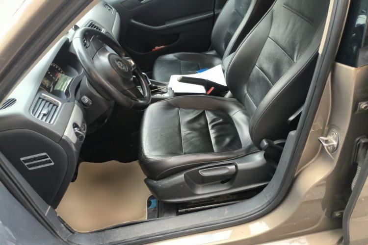 Used Volkswagen Sagitar 2014 Revised Version 1.6L Automatic Comfort Edition Left Front Seat