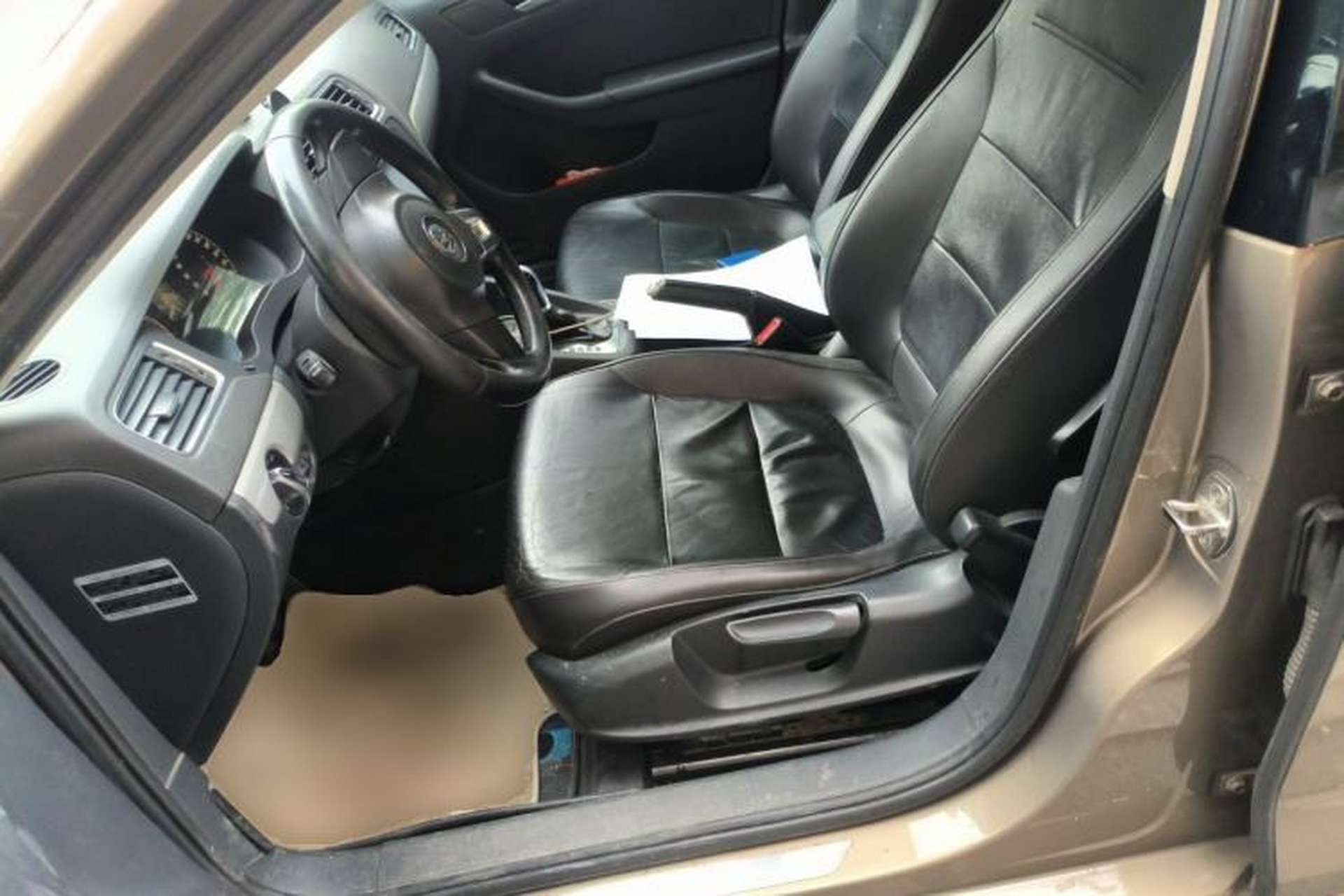 Used Volkswagen Sagitar 2014 Revised Version 1.6L Automatic Comfort Edition Left Front Seat