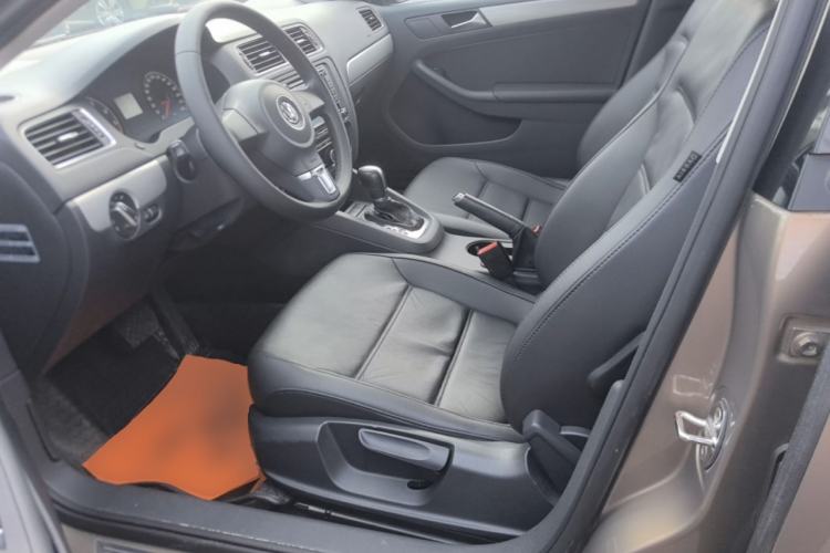 Used Volkswagen Sagitar 2014 Revised Version 1.6L Automatic Comfort Edition Left Front Seat