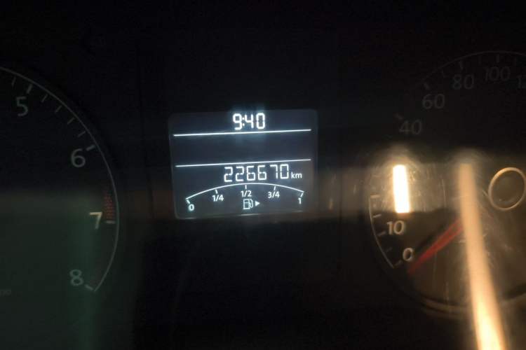 Used Volkswagen Sagitar 2014 Revised Version 1.6L Automatic Leading Edition Odometer Close Up