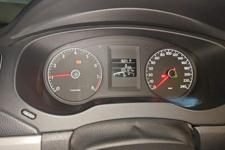 Used Volkswagen Sagitar 2014 1.6L Automatic Comfort Model Odometer Close Up