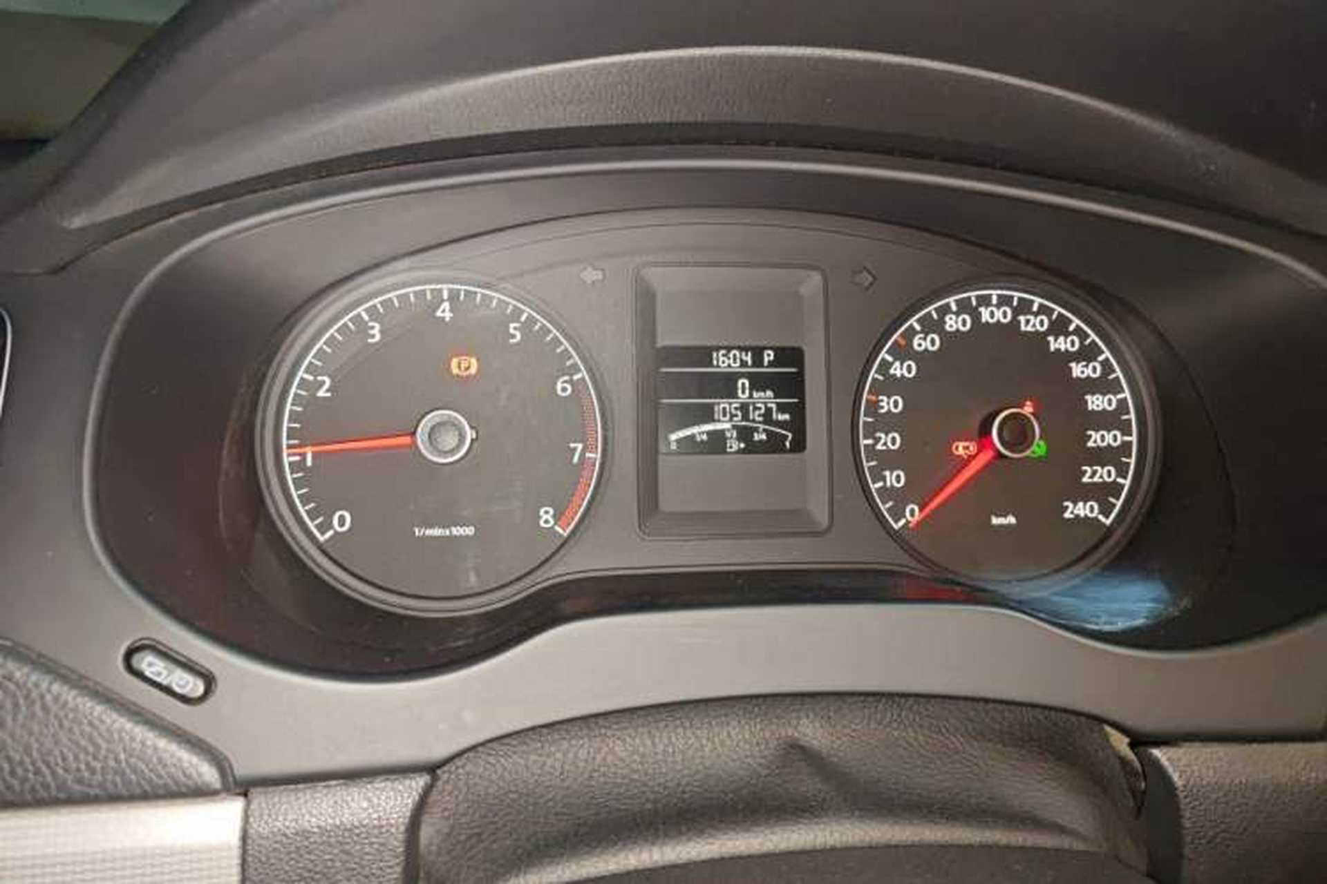 Used Volkswagen Sagitar 2014 1.6L Automatic Comfort Model Odometer Close Up