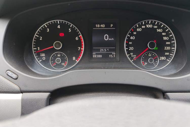 Used Volkswagen Sagitar 2014 Revised Version 1.4TSI Automatic Luxury Edition Odometer Close Up