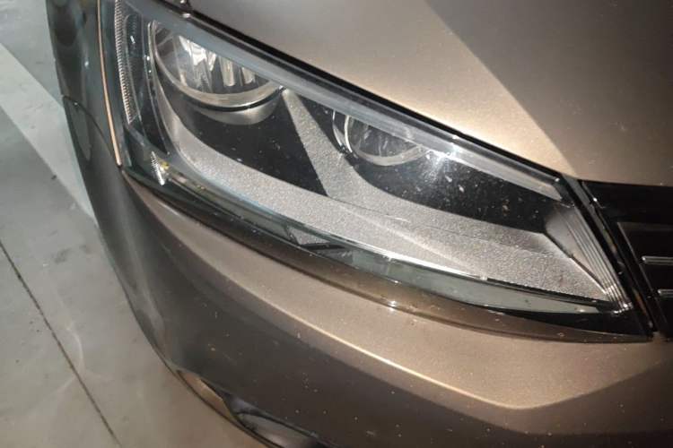 Used Volkswagen Sagitar 2014 1.6L Automatic Comfort Model Right Front Headlight