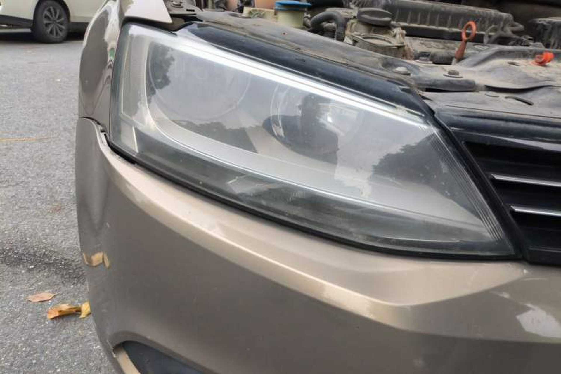 Used Volkswagen Sagitar 2014 Revised Version 1.6L Automatic Comfort Edition Right Front Headlight