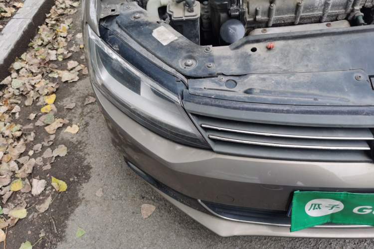 Used Volkswagen Sagitar 2014 Revised Version 1.6L Manual Comfort Edition Right Front Headlight