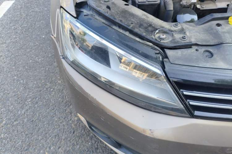 Used Volkswagen Sagitar 2014 Revised Version 1.4TSI Automatic Luxury Edition Right Front Headlight