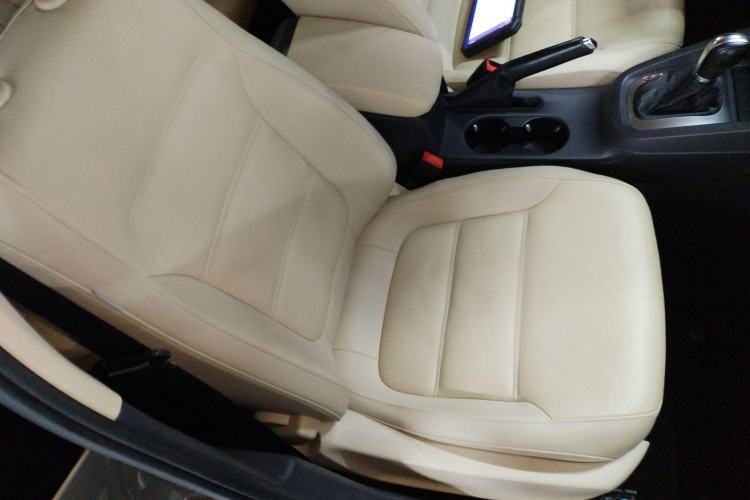 Used Volkswagen Sagitar 2014 Revised Version 1.6L Automatic Comfort Edition Right Front Seat