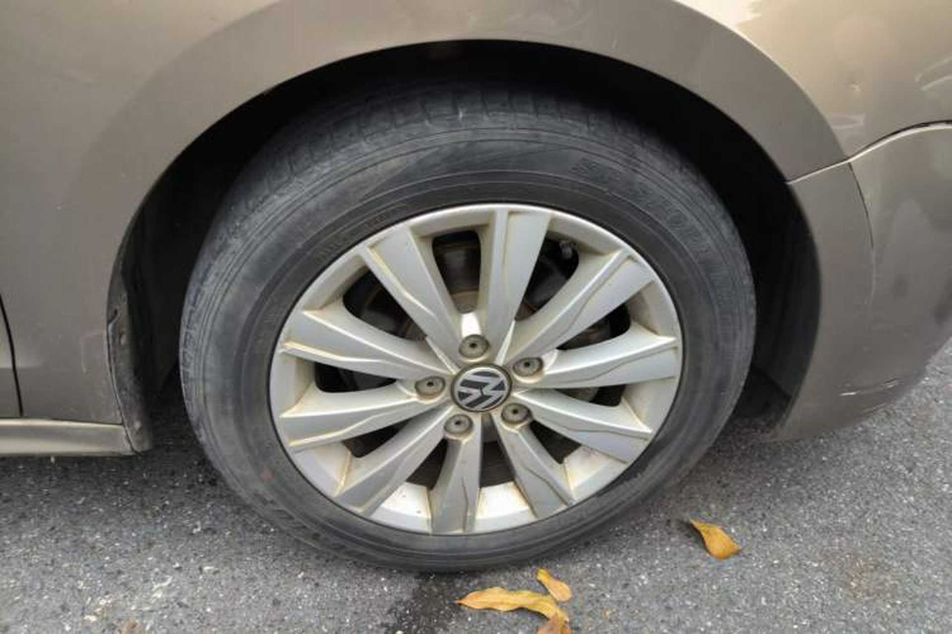 Used Volkswagen Sagitar 2014 Revised Version 1.6L Automatic Comfort Edition Right Front Wheel Hub
