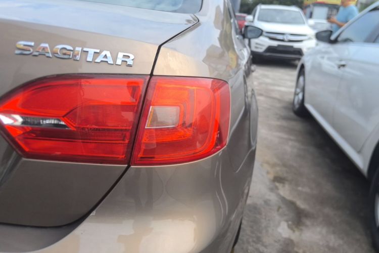 Used Volkswagen Sagitar 2014 Revised Version 1.6L Automatic Comfort Edition Right Rear Taillight