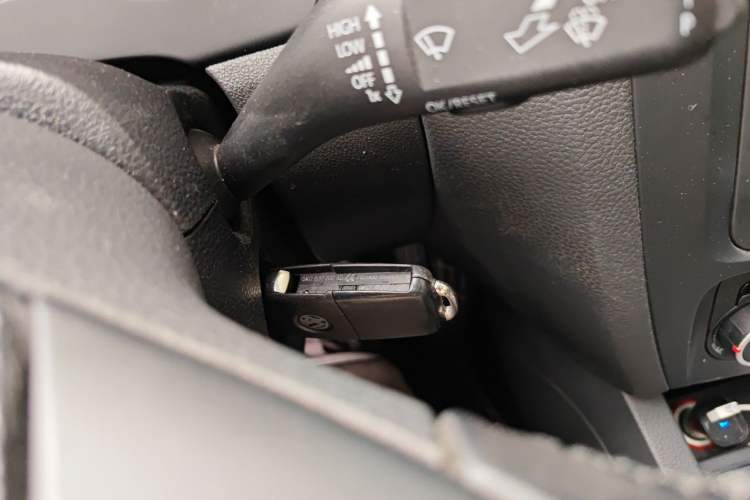 Used Volkswagen Sagitar 2014 Revised Version 1.6L Automatic Comfort Edition Vehicle Key