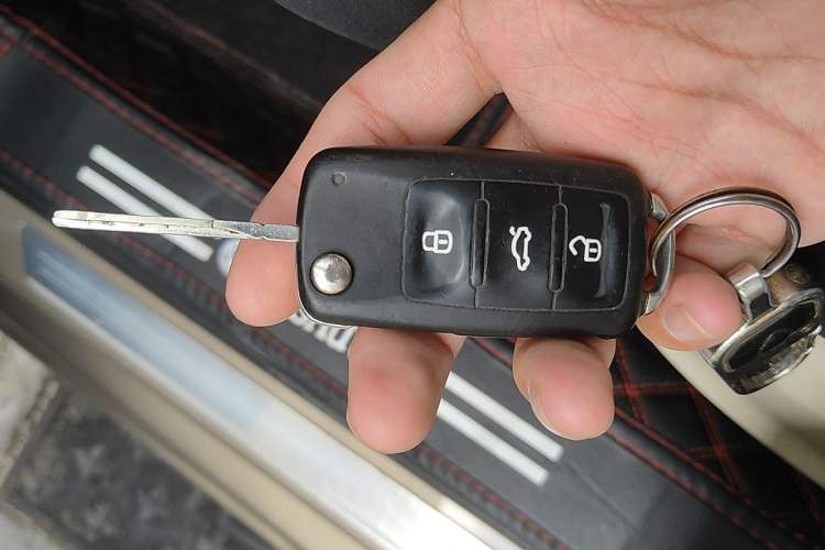 Used Volkswagen Sagitar 2014 1.6L Automatic Comfort Model Vehicle Key